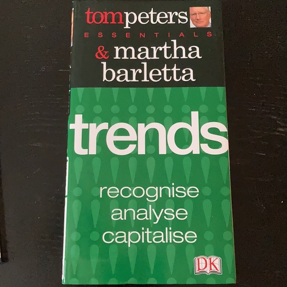 Tom Peters Essentials ( 3 books ) - Picture 8 of 10